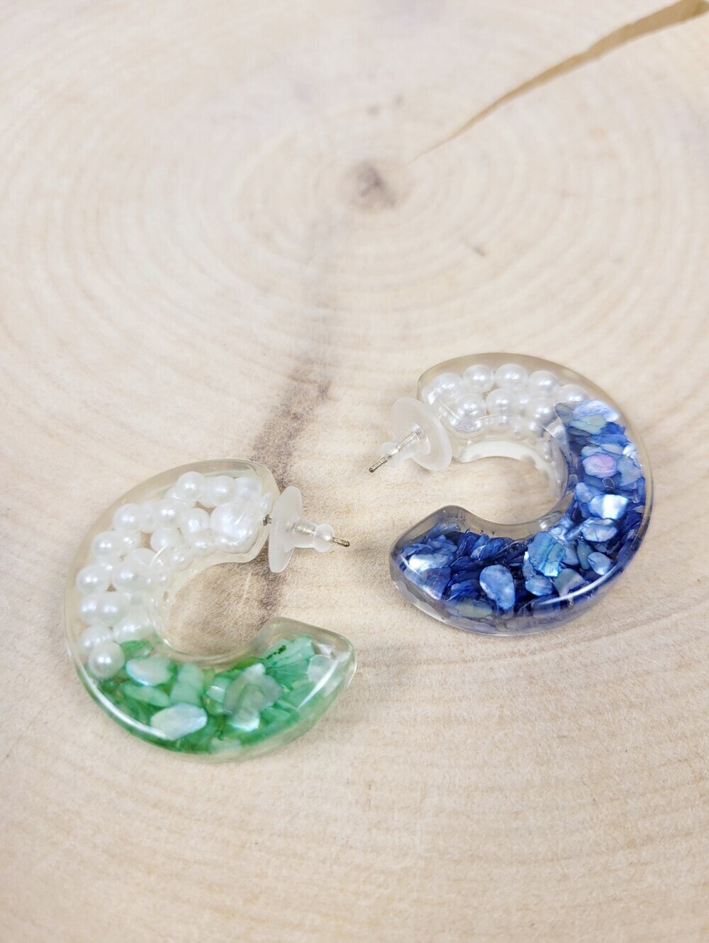 Brand New Blue & Green Pastel Shell Pebble Hoop Pearl Earrings